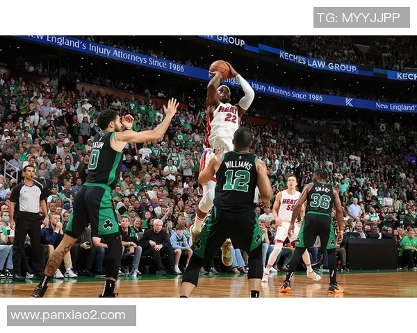 热火与凯尔特人激战正酣谁能在季后赛中笑到最后